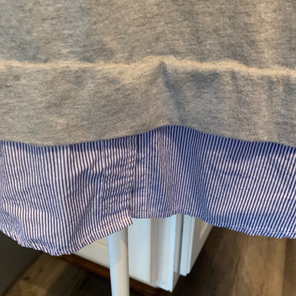 Mercantile by J crew faux button‎ down sweatshirt. Preowned - Picture 4 of 4